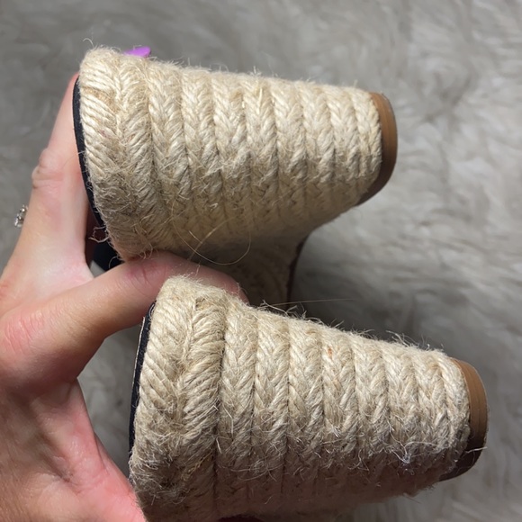 Stuart Weitzman | Lexia Wedges - Picture 14 of 15